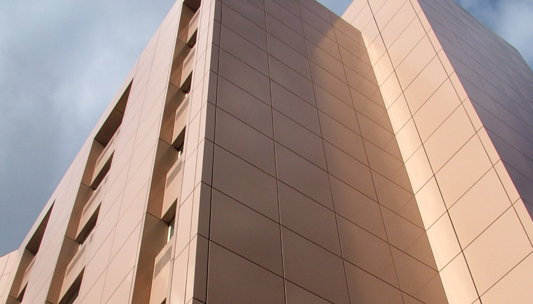 "St. Patrick's Home Rehabilitation and Health Care" back ventilated rainscreen facade aluminium, New York City
