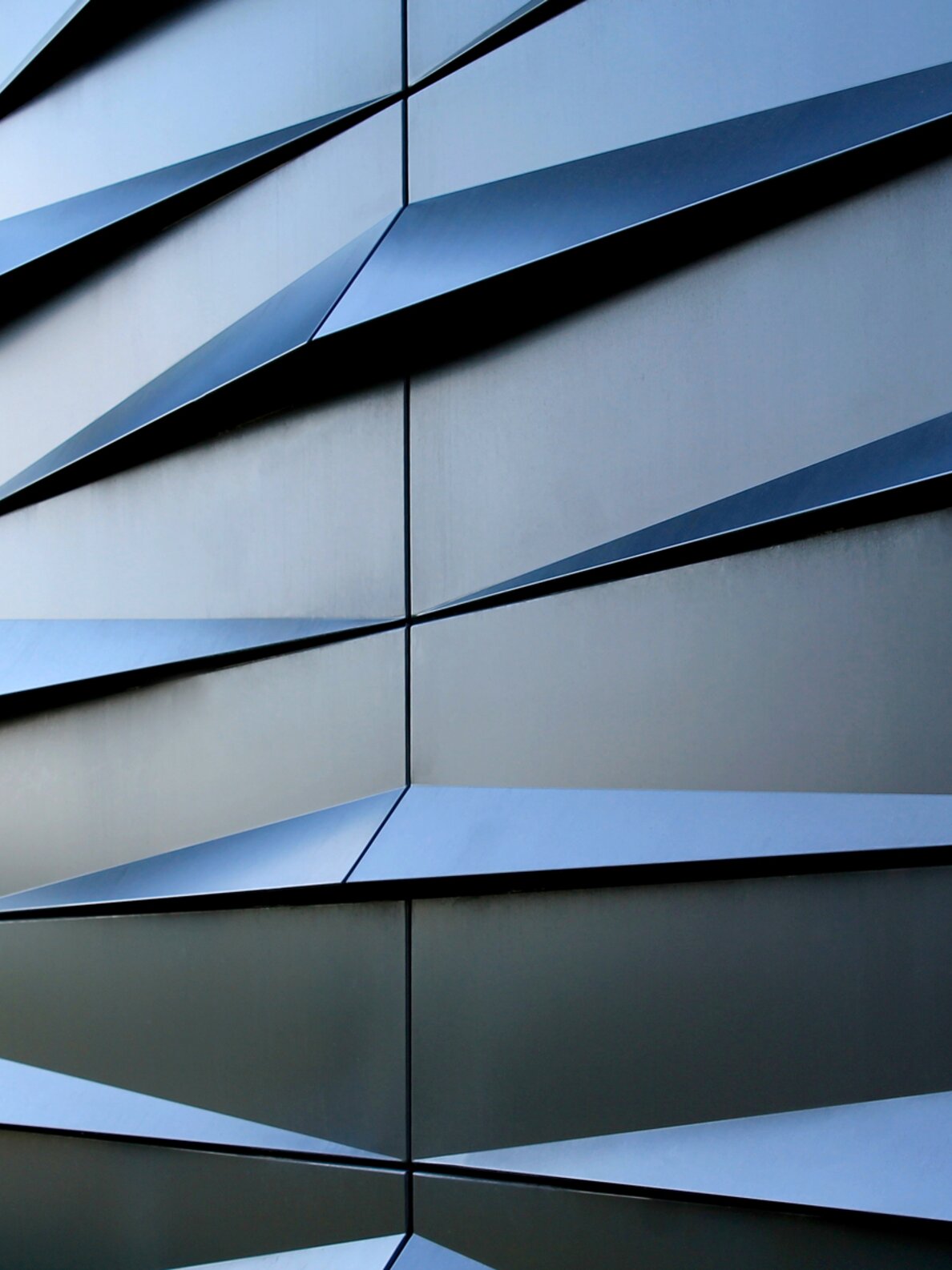 "E.ON Energy Research Center"; metallic facade finishes