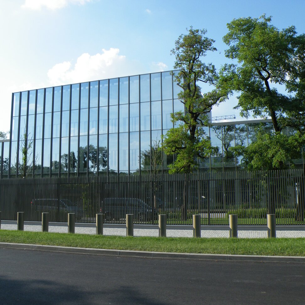 "Britsche Botschaft Warschau"; Building envelopes made of aluminum