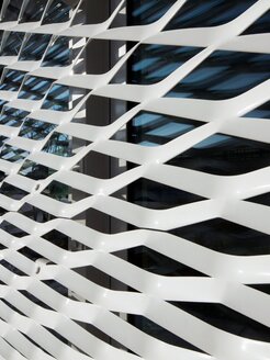 project image, facade design "Firmenzentrale Lemken", aluminium, expanded metall, POHL Ecopanel EM