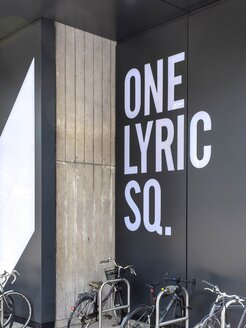 "1 Lyric Square" aluminium facade, London | © OAG