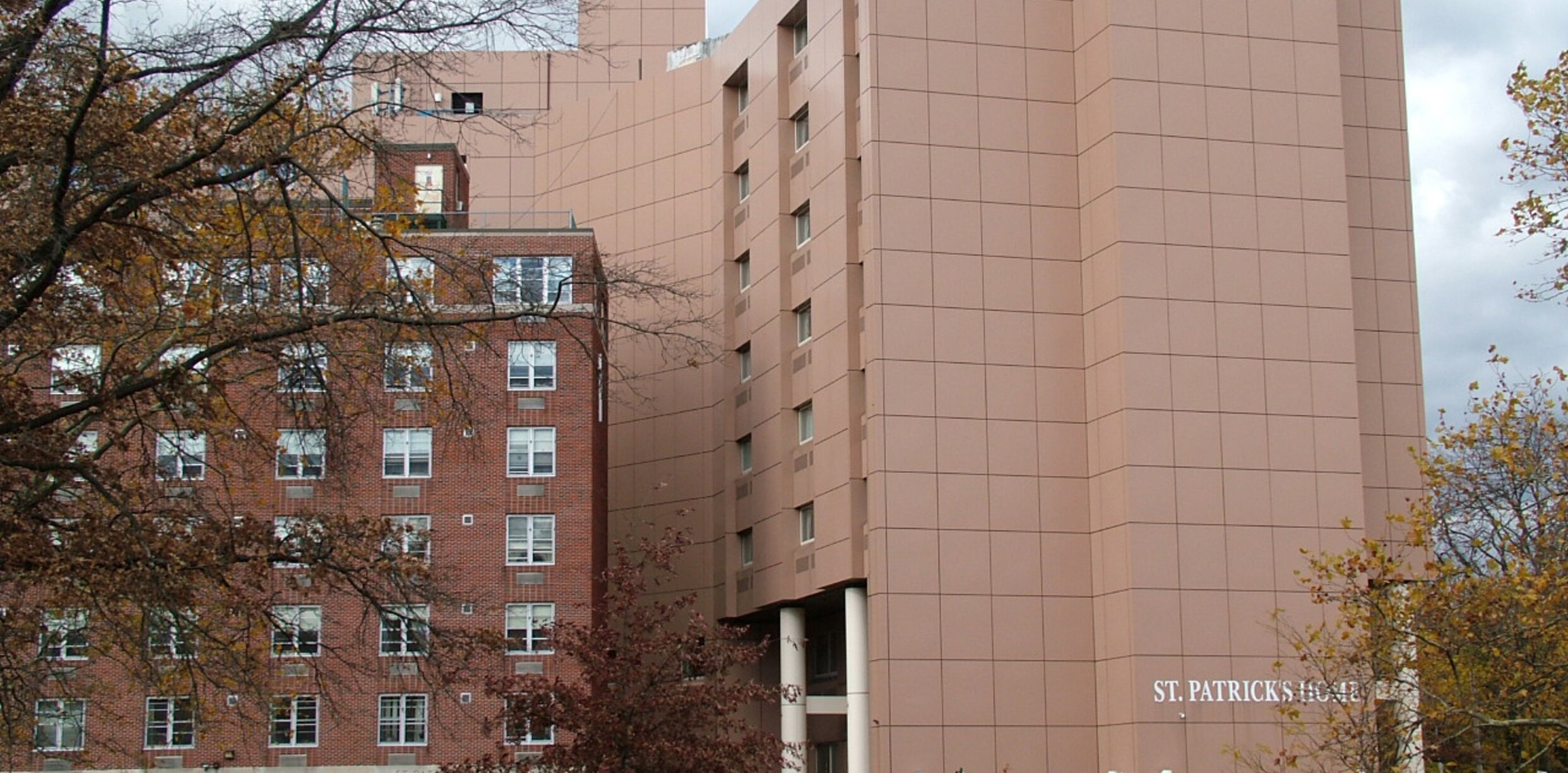 "St. Patrick's Home Rehabilitation and Health Care" facade cladding aluminium, New York City
